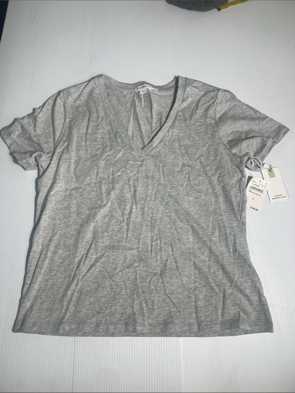 Good Ameeican NWT Women’s Grey V-Neck Short Sleeve Top M